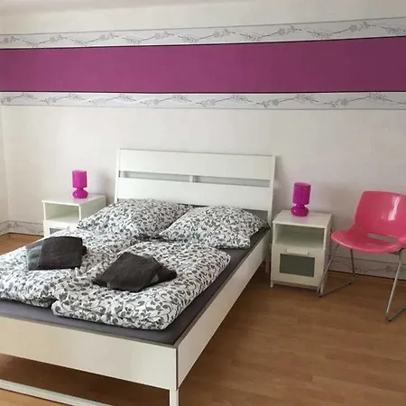 Ferienhuus Schwalbennuest, 15183 Lantgård