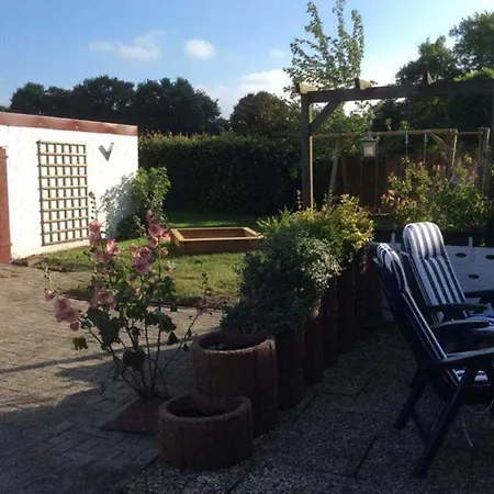 Ferienhuus Schwalbennuest, 15183 Lantgård *