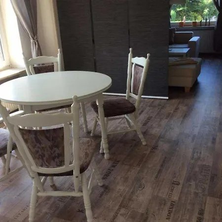 Ferienhuus Schwalbennuest, 15183 Lantgård *